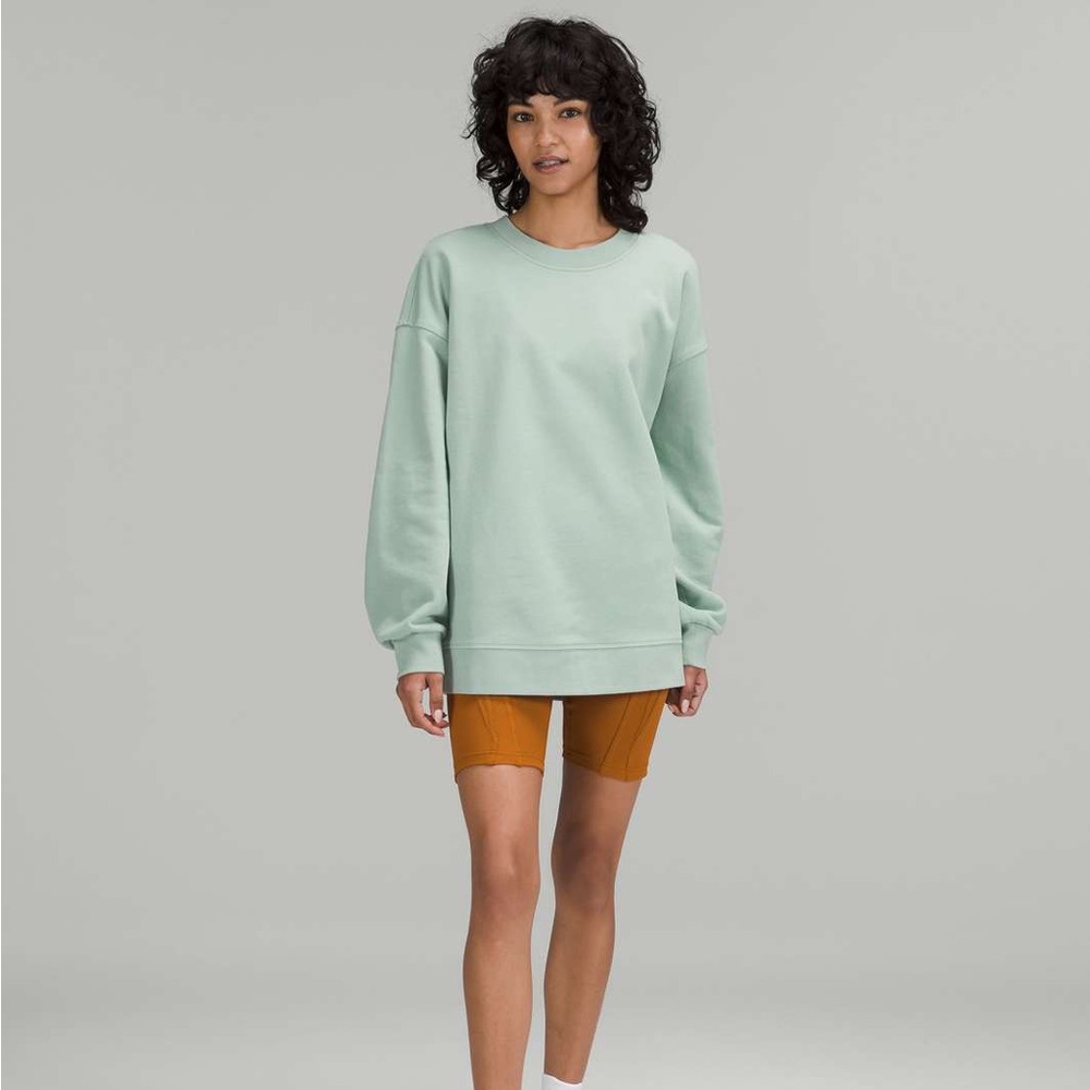 🆕NWT {Lululemon Athletica} Perfectly Oversized Crew. Size 4.